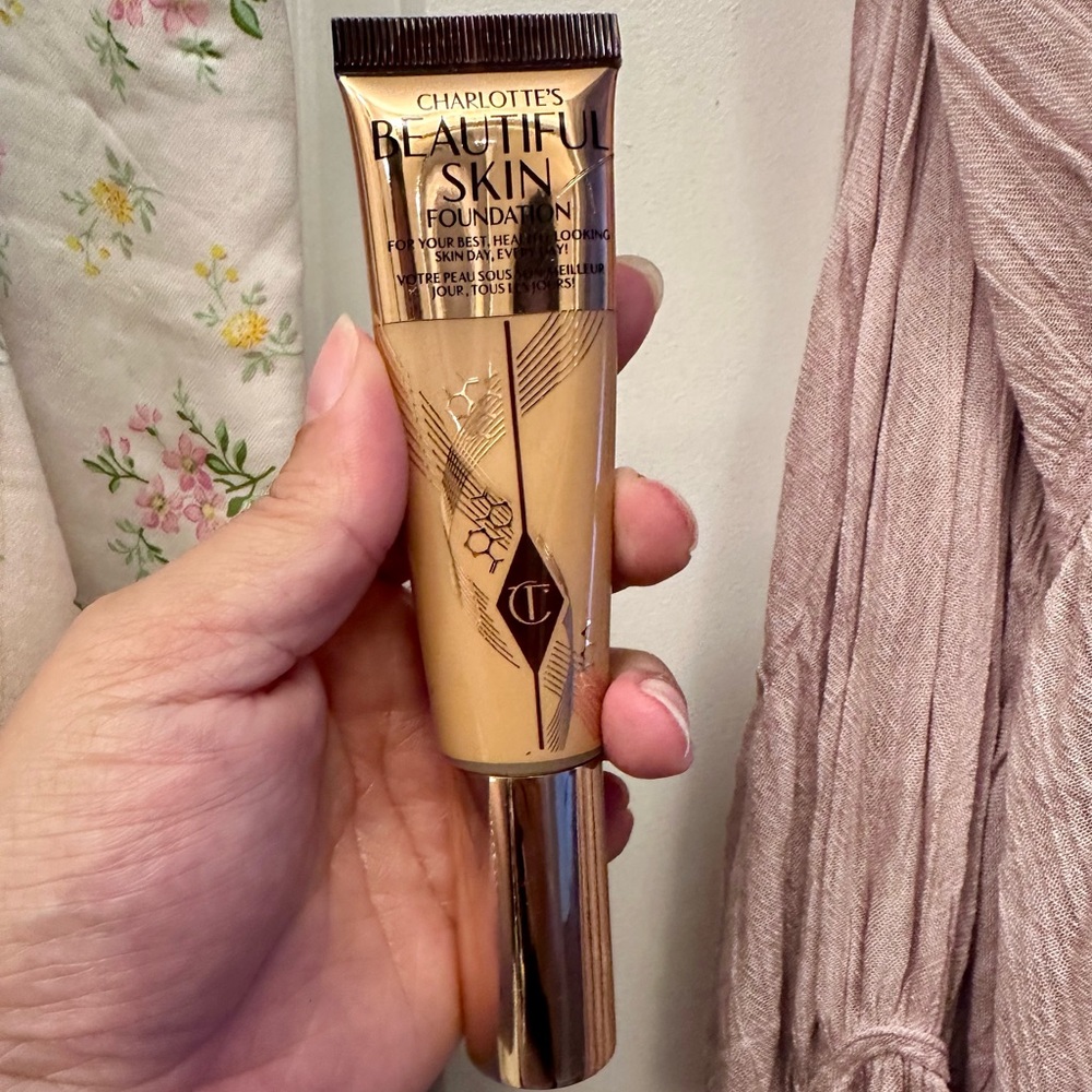 Charlotte Tilbury Flawless Foundation Tan